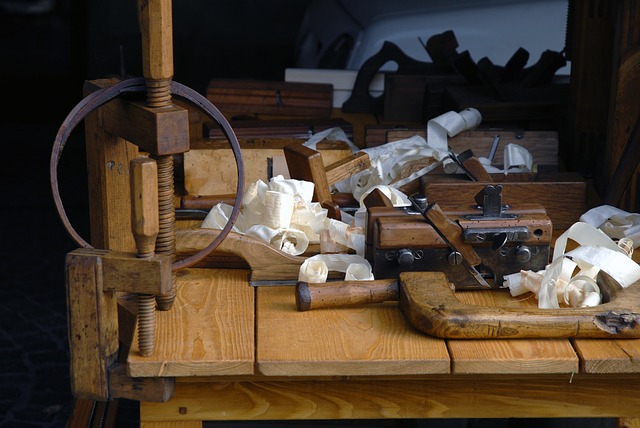 carpenter-4015112_640